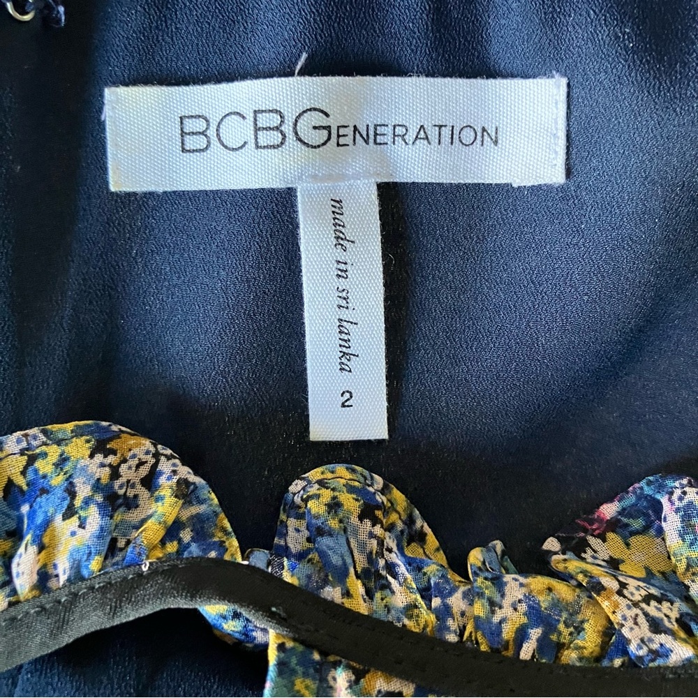 BCBGeneration Halter Maxi Dress Size 2 Chiffon Print Ruffle Formal Wedding Guest - Picture 3 of 12